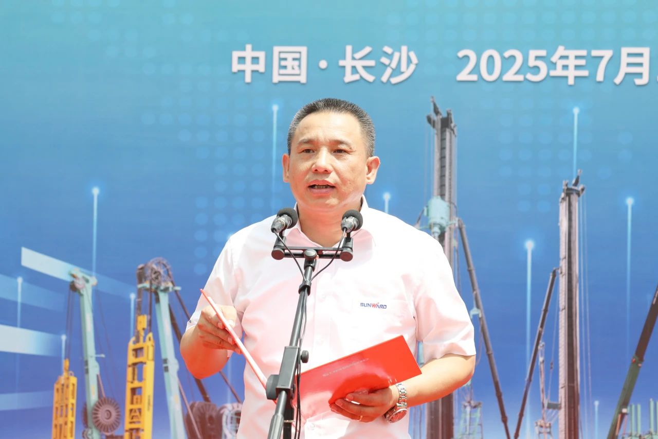“破紀(jì)錄王者”再出征！山河智能SWDM800旋挖鉆機(jī)成功交機(jī)